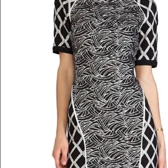 Elizabeth and James Black and White Sheath Dress with Crew Neck - Picture 1 of 5